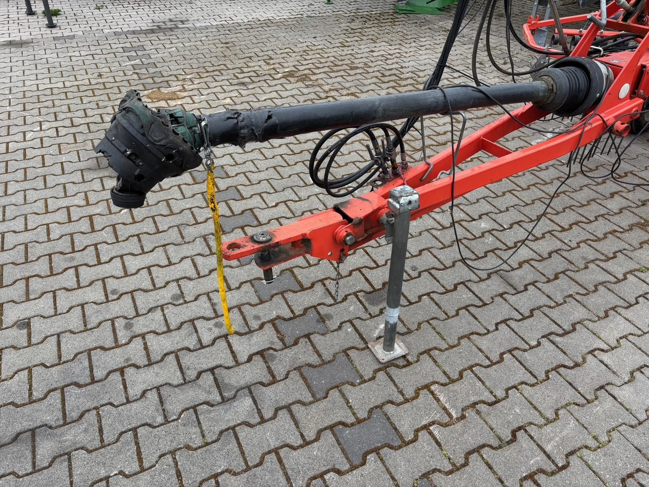 Kuhn Schwader 6632 - Prevrtač/ Grabuljač: slika 2 Kuhn Schwader 6632 - Prevrtač/ Grabuljač: slika 2