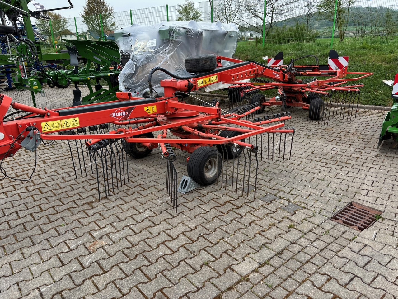 Kuhn Schwader 6632 - Prevrtač/ Grabuljač: slika 1 Kuhn Schwader 6632 - Prevrtač/ Grabuljač: slika 1