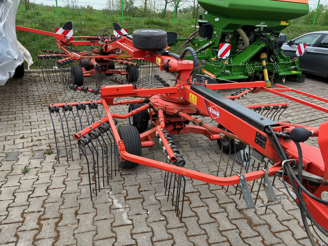 Kuhn Schwader 6632 - Prevrtač/ Grabuljač: slika 4 Kuhn Schwader 6632 - Prevrtač/ Grabuljač: slika 4