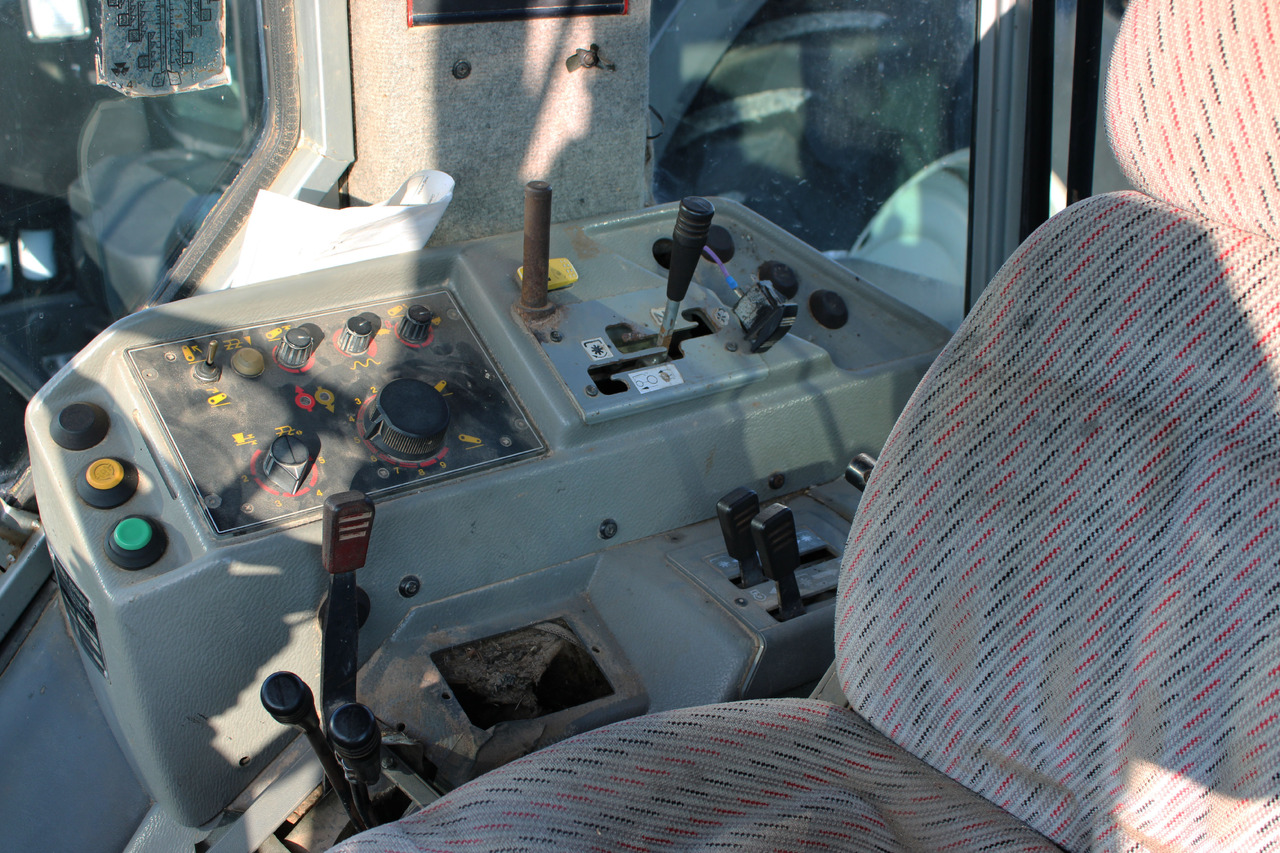 Massey Ferguson 3085 - Traktor: slika 2 Massey Ferguson 3085 - Traktor: slika 2