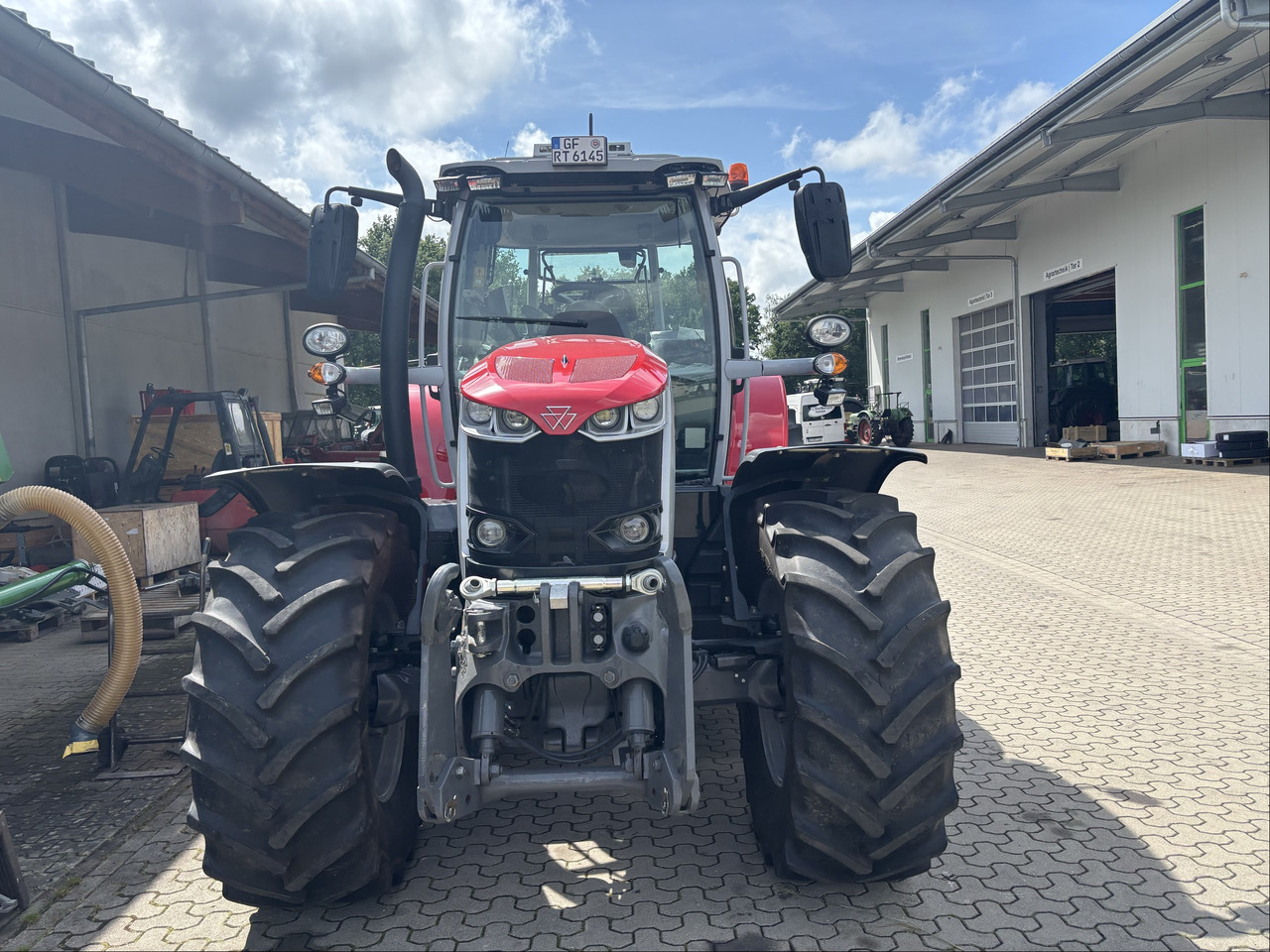 Massey Ferguson 6S.145 Dyna-VT EXCLUSIVE - Traktor: slika 2 Massey Ferguson 6S.145 Dyna-VT EXCLUSIVE - Traktor: slika 2
