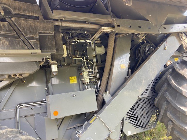 Massey Ferguson 7370 Beta - Kombinovani kombajn: slika 5 Massey Ferguson 7370 Beta - Kombinovani kombajn: slika 5