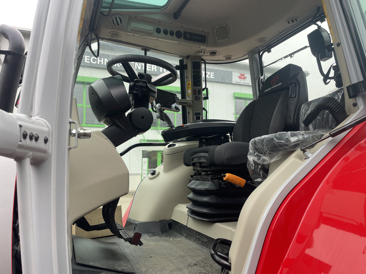 Massey Ferguson 7S.210 Dyna-VT EXCLUS - Traktor: slika 4 Massey Ferguson 7S.210 Dyna-VT EXCLUS - Traktor: slika 4
