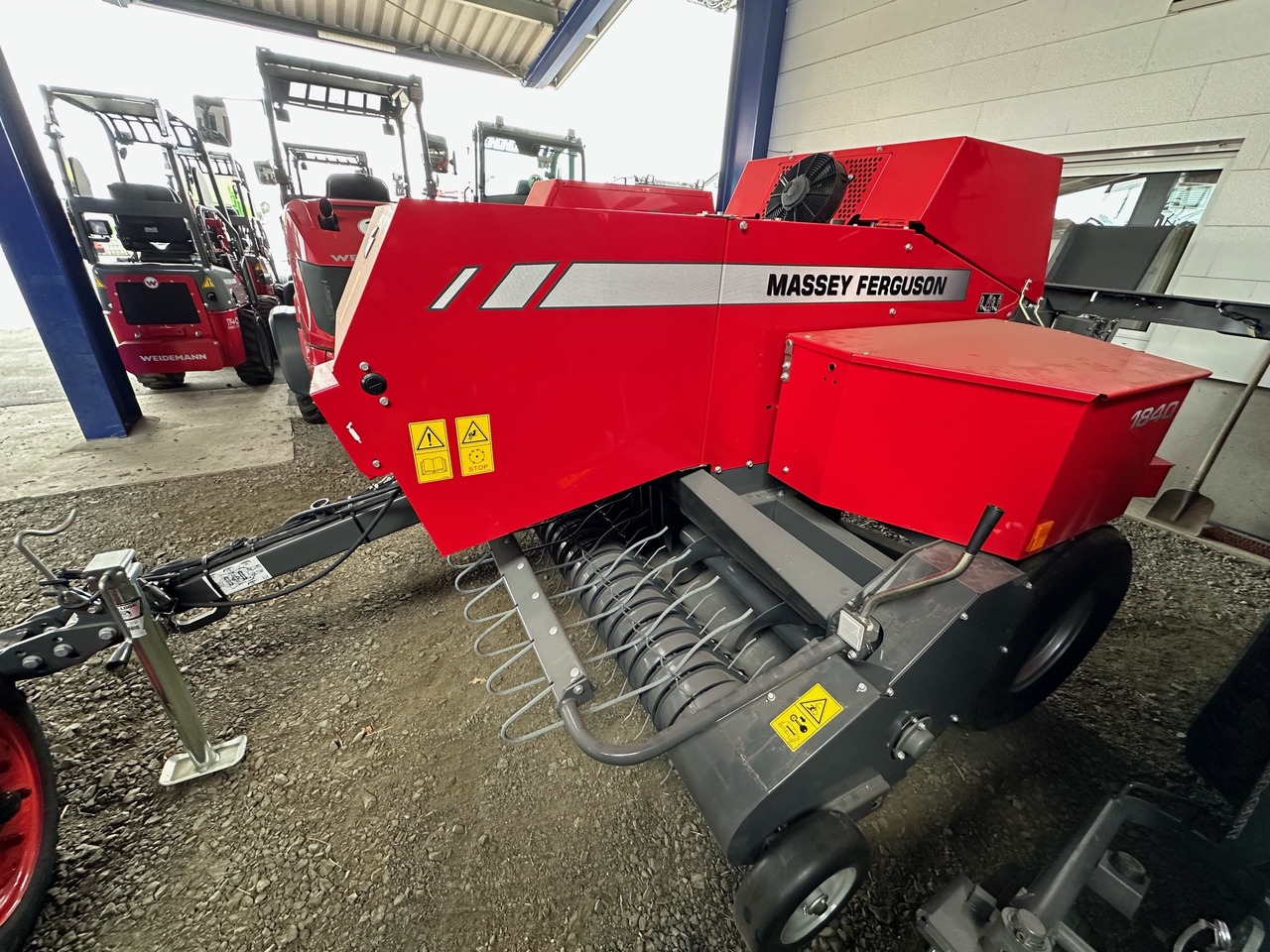 Massey Ferguson Hochdruckpresse 1840 - Omotač za bale: slika 1 Massey Ferguson Hochdruckpresse 1840 - Omotač za bale: slika 1