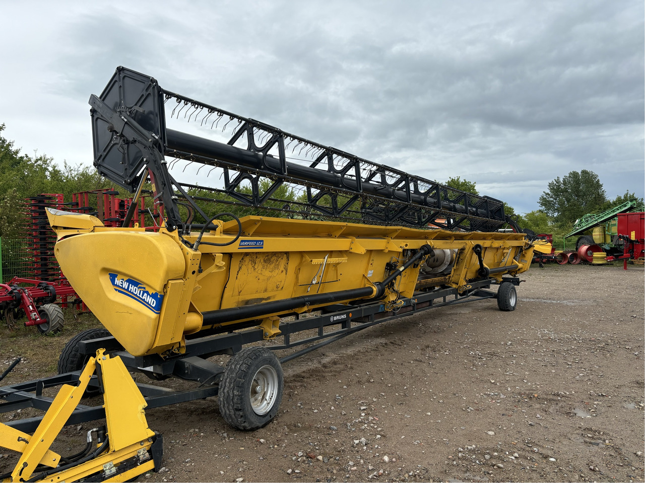 New Holland Schneidwerk Varifeed12.5 - Kombinovani kombajn: slika 1 New Holland Schneidwerk Varifeed12.5 - Kombinovani kombajn: slika 1