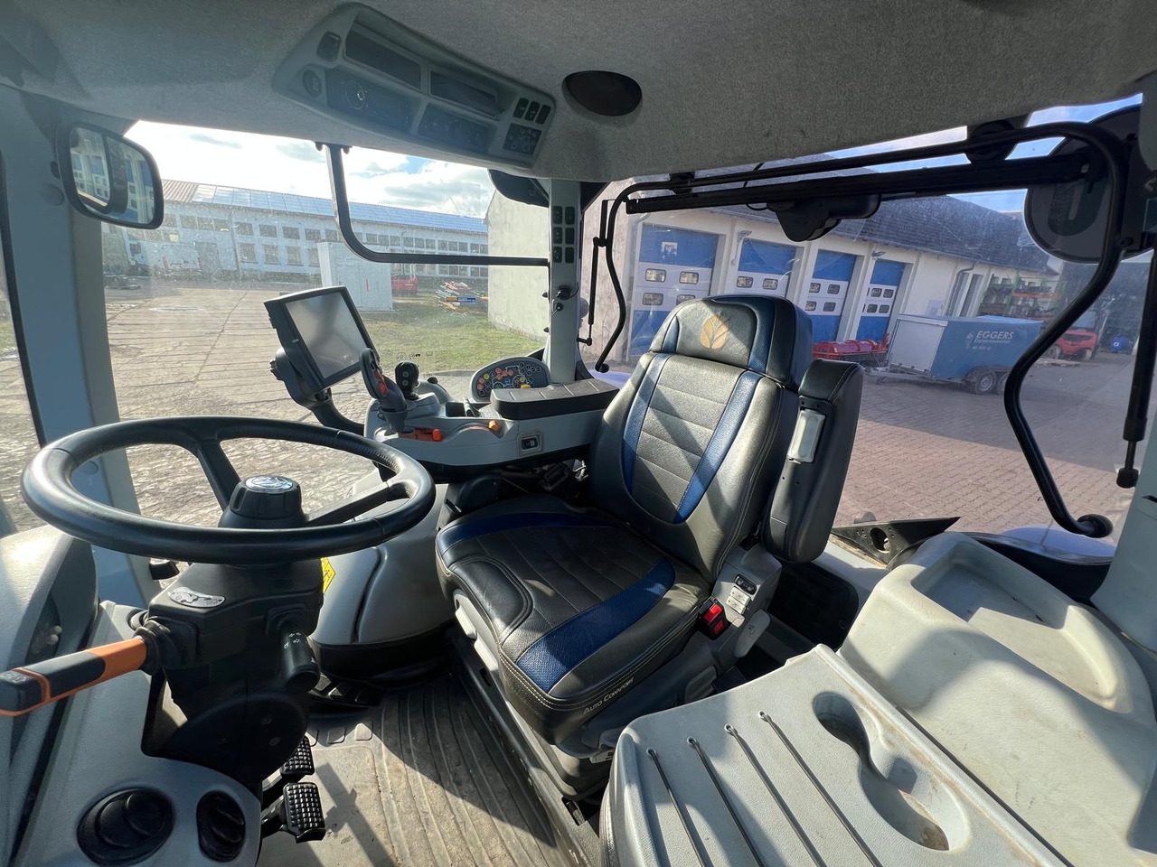 New Holland T7.315 - Traktor: slika 2 New Holland T7.315 - Traktor: slika 2