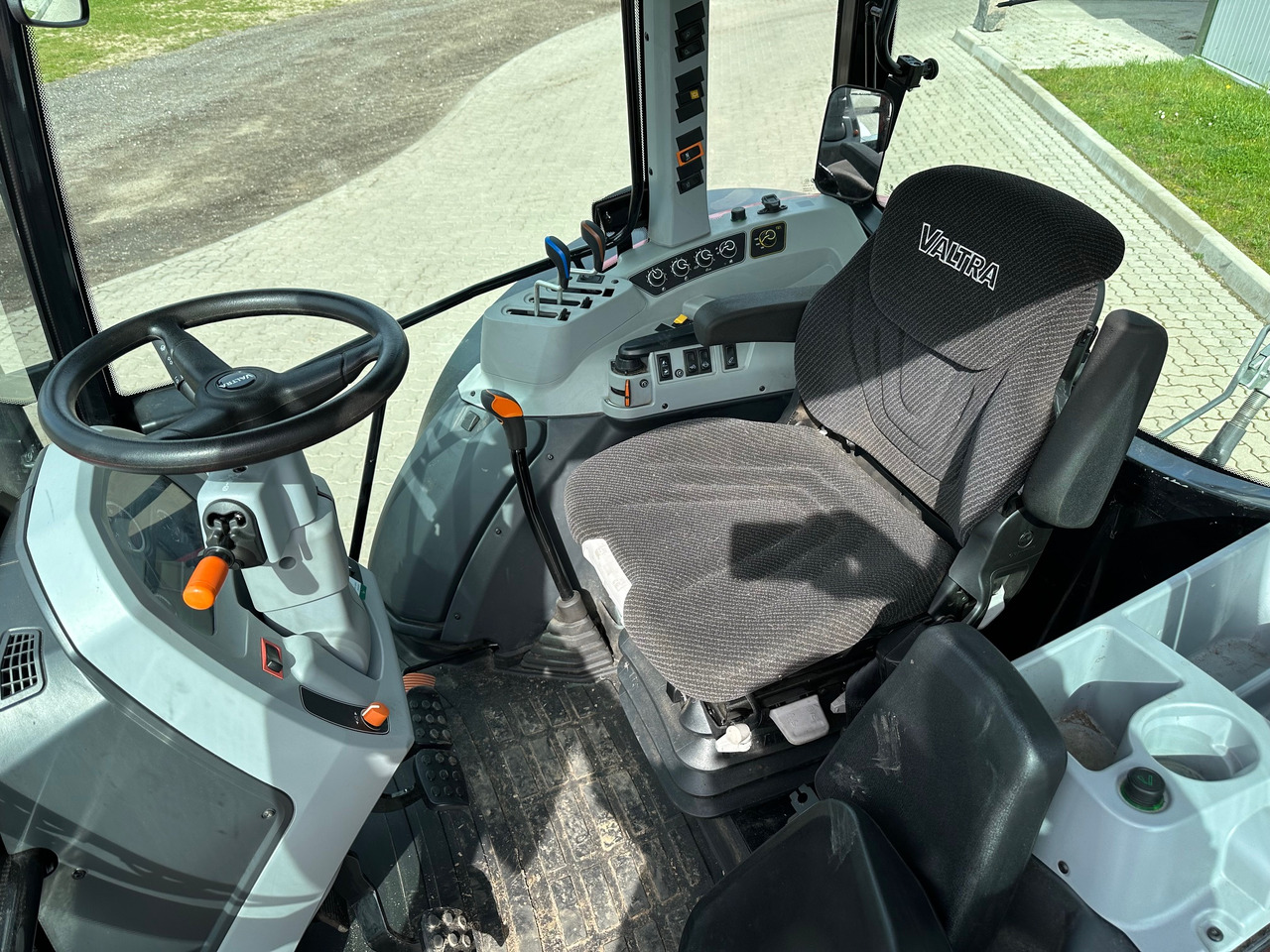 Valtra A105 MH - Traktor: slika 4 Valtra A105 MH - Traktor: slika 4