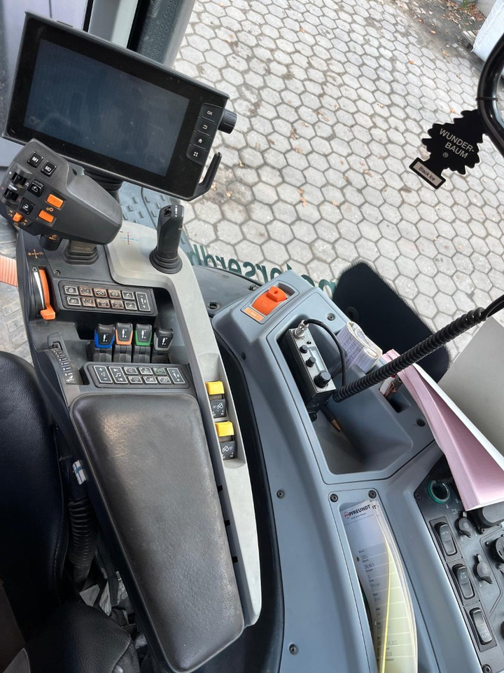 Valtra T214 Direct TwinTrac - Traktor: slika 3 Valtra T214 Direct TwinTrac - Traktor: slika 3