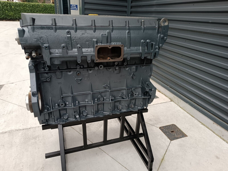 Iveco STRALIS CURSOR 13 F3BE3681 EURO 5 RECONDITIONED WITH WARRANTY - Motor za Kamion: slika 1 Iveco STRALIS CURSOR 13 F3BE3681 EURO 5 RECONDITIONED WITH WARRANTY - Motor za Kamion: slika 1