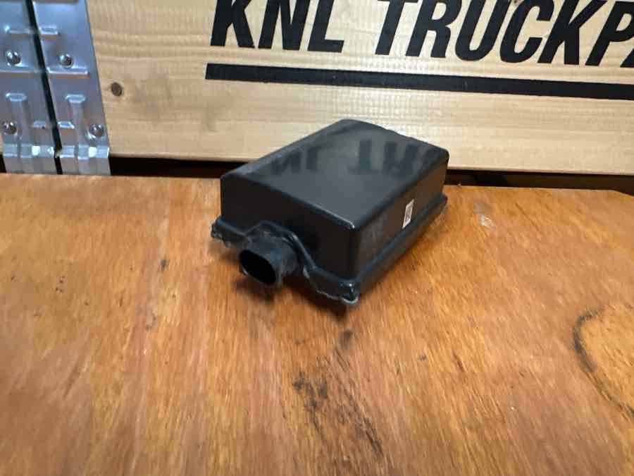 IVECO RADAR SENSOR 5802133230 - Električni sistem za Kamion: slika 2 IVECO RADAR SENSOR 5802133230 - Električni sistem za Kamion: slika 2