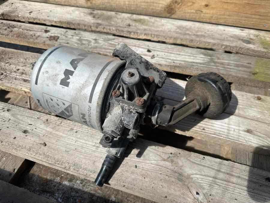 MAN AIR DRYER 81.52102-6209 - Kočioni ventil za Kamion: slika 2 MAN AIR DRYER 81.52102-6209 - Kočioni ventil za Kamion: slika 2