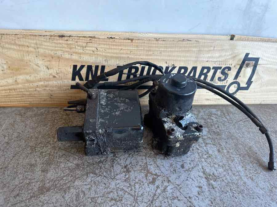 MAN CAB TILT PUMP 85.41723-6019 + 85.41723-6022 - Kabina i enterijer za Kamion: slika 1 MAN CAB TILT PUMP 85.41723-6019 + 85.41723-6022 - Kabina i enterijer za Kamion: slika 1