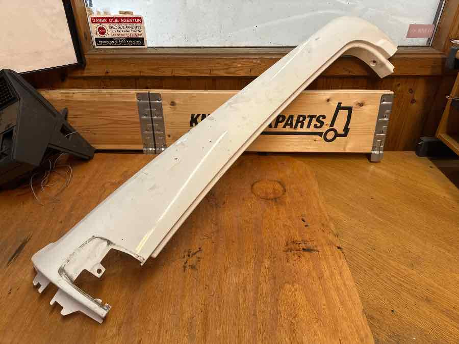 MAN COVER PILLAR LEFT 81.62410-0208 - Kabina i enterijer za Kamion: slika 1 MAN COVER PILLAR LEFT 81.62410-0208 - Kabina i enterijer za Kamion: slika 1