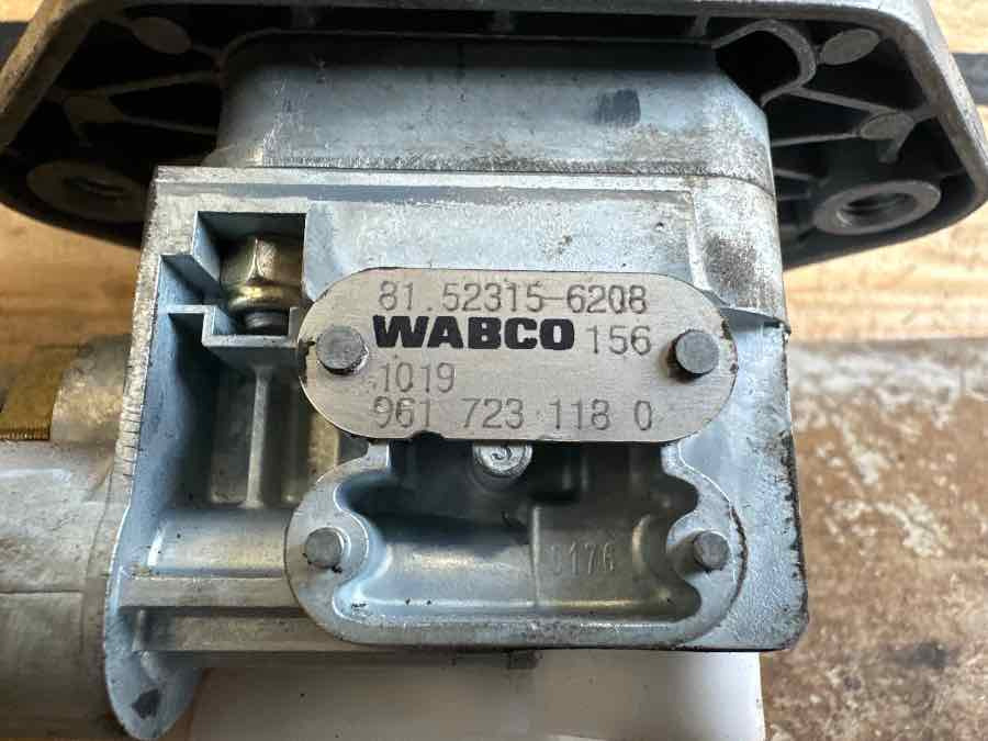 MAN HANDBRAKE 81.52315-6208 - Kabina i enterijer za Kamion: slika 3 MAN HANDBRAKE 81.52315-6208 - Kabina i enterijer za Kamion: slika 3