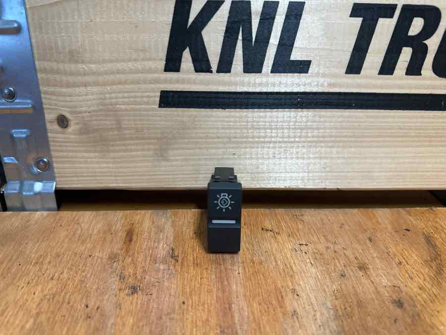 MAN SWITCH 81.25503-0322 - Kabina i enterijer za Kamion: slika 1 MAN SWITCH 81.25503-0322 - Kabina i enterijer za Kamion: slika 1