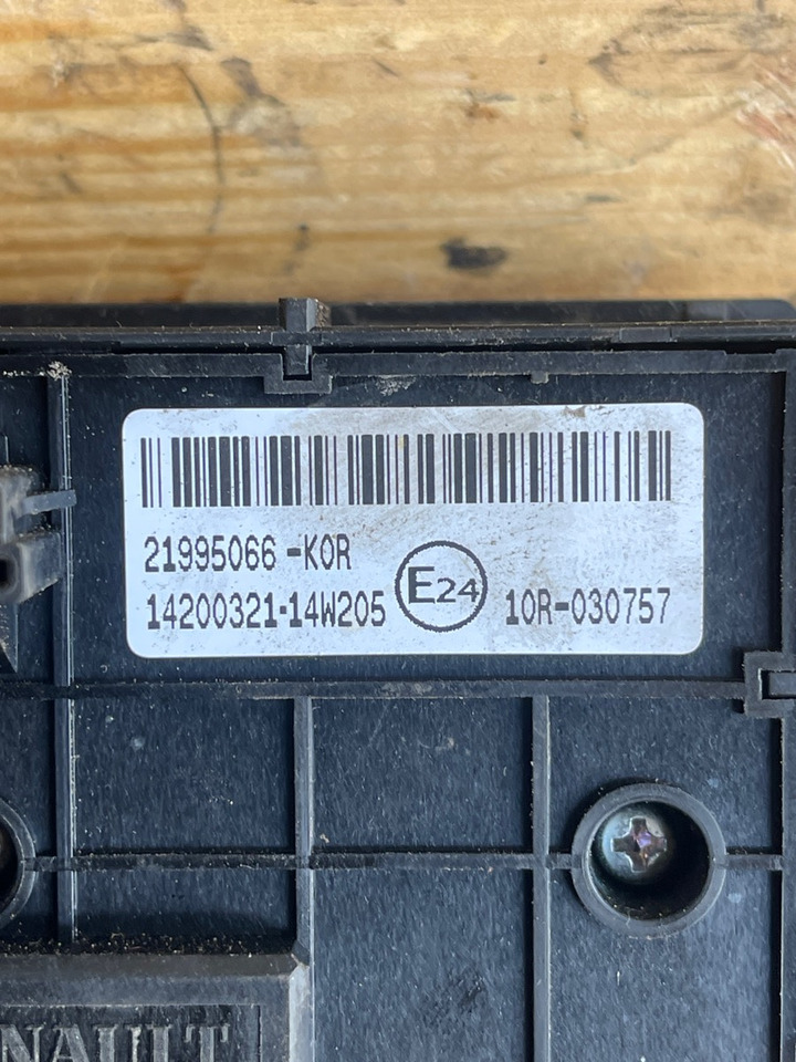 RENAULT ECU 7421995066 - Kabina i enterijer za Kamion: slika 2 RENAULT ECU 7421995066 - Kabina i enterijer za Kamion: slika 2