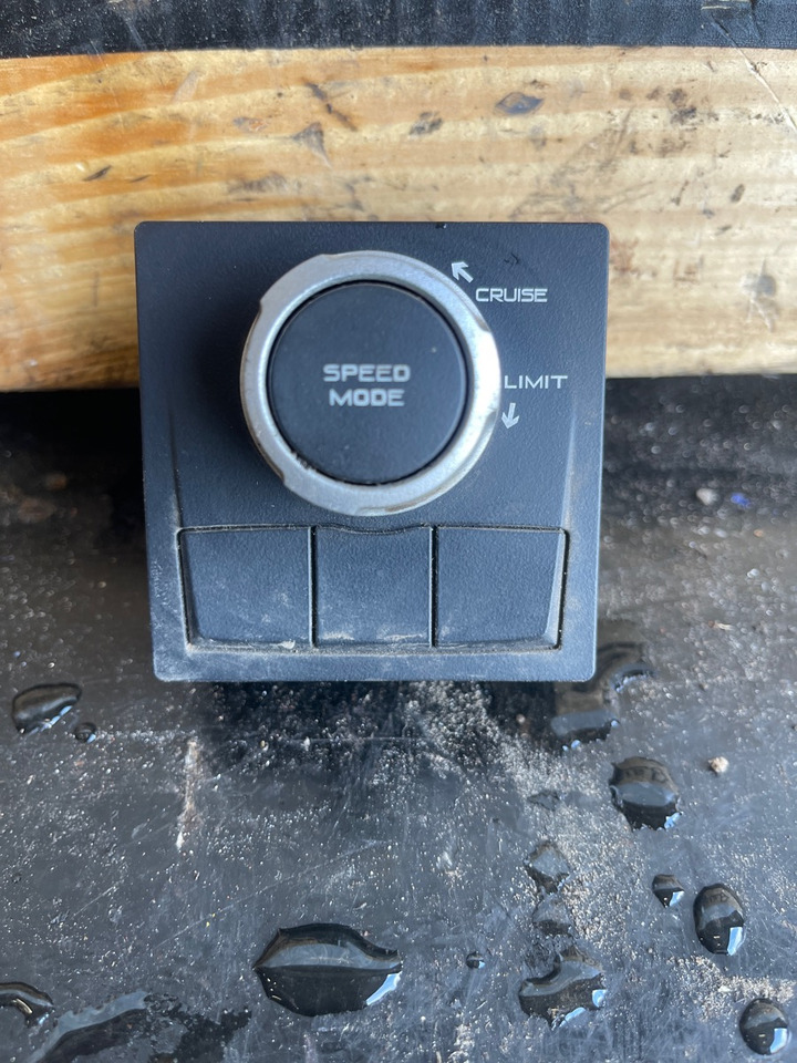 RENAULT ECU 7421995066 - Kabina i enterijer za Kamion: slika 1 RENAULT ECU 7421995066 - Kabina i enterijer za Kamion: slika 1