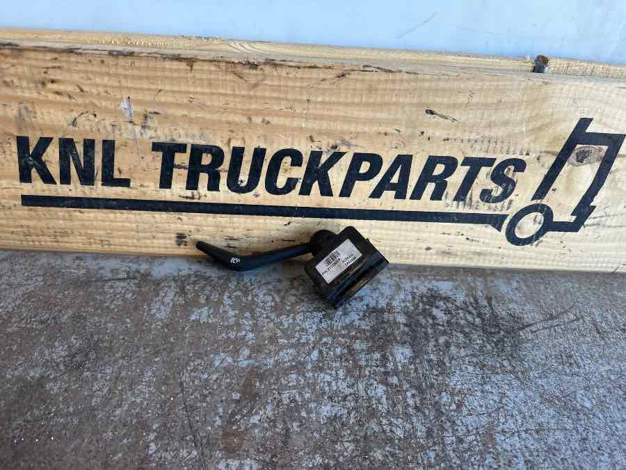 RENAULT LEVER SWITCH 7421709003 - Kabina i enterijer za Kamion: slika 2 RENAULT LEVER SWITCH 7421709003 - Kabina i enterijer za Kamion: slika 2