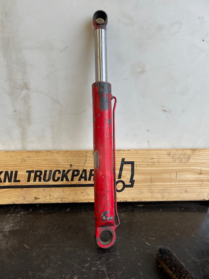 SCANIA CAB TILT CYLINDER 1423396 - Kabina i enterijer za Kamion: slika 1 SCANIA CAB TILT CYLINDER 1423396 - Kabina i enterijer za Kamion: slika 1