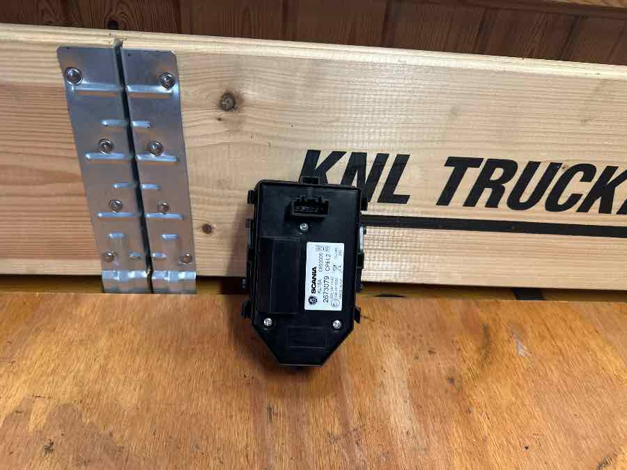 SCANIA DOOR CONTROL MODULE 2673079 - Električni sistem za Kamion: slika 2 SCANIA DOOR CONTROL MODULE 2673079 - Električni sistem za Kamion: slika 2