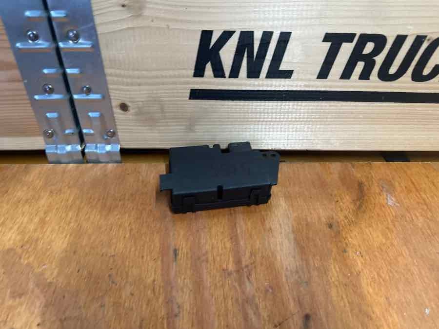SCANIA ECU 2148820 - Električni sistem za Kamion: slika 2 SCANIA ECU 2148820 - Električni sistem za Kamion: slika 2