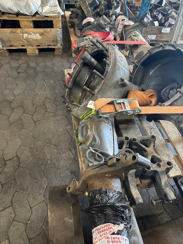 SCANIA REAR AXLE CASE 2188226 - Osovina i delovi za Kamion: slika 1 SCANIA REAR AXLE CASE 2188226 - Osovina i delovi za Kamion: slika 1