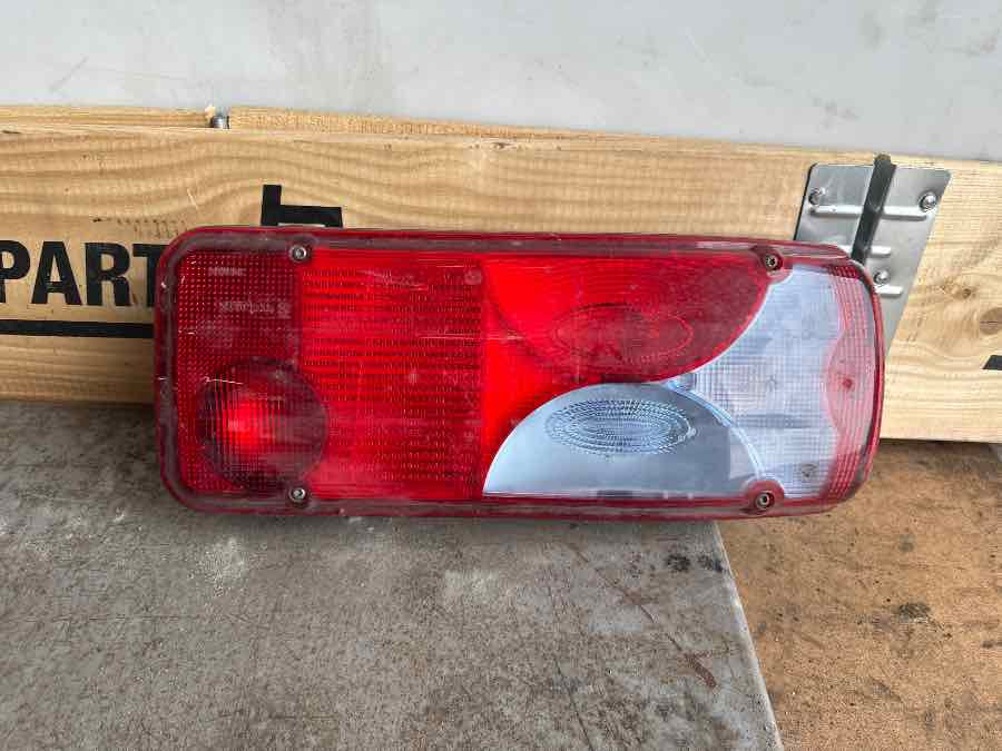SCANIA REAR LAMP 2129987 - Svetla/ Osvetljenje za Kamion: slika 1 SCANIA REAR LAMP 2129987 - Svetla/ Osvetljenje za Kamion: slika 1