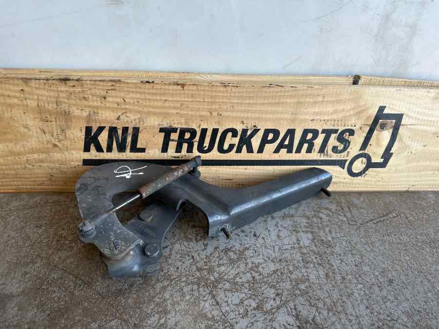SCANIA RIGHT SIDE HINGE 2650885 - Ram/ Šasija za Kamion: slika 2 SCANIA RIGHT SIDE HINGE 2650885 - Ram/ Šasija za Kamion: slika 2