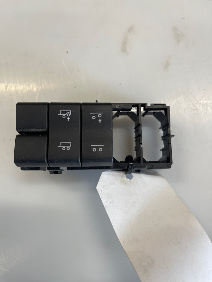 SCANIA SWITCH MODUL 2557283 - Komandna tabla za Kamion: slika 2 SCANIA SWITCH MODUL 2557283 - Komandna tabla za Kamion: slika 2