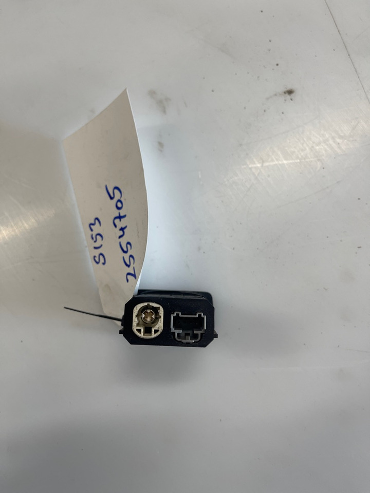 SCANIA USB PORT 2554705 - Komandna tabla za Kamion: slika 2 SCANIA USB PORT 2554705 - Komandna tabla za Kamion: slika 2