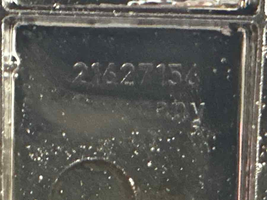 VOLVO ENGINE COVER 21627156 - Motor i delovi za Kamion: slika 2 VOLVO ENGINE COVER 21627156 - Motor i delovi za Kamion: slika 2