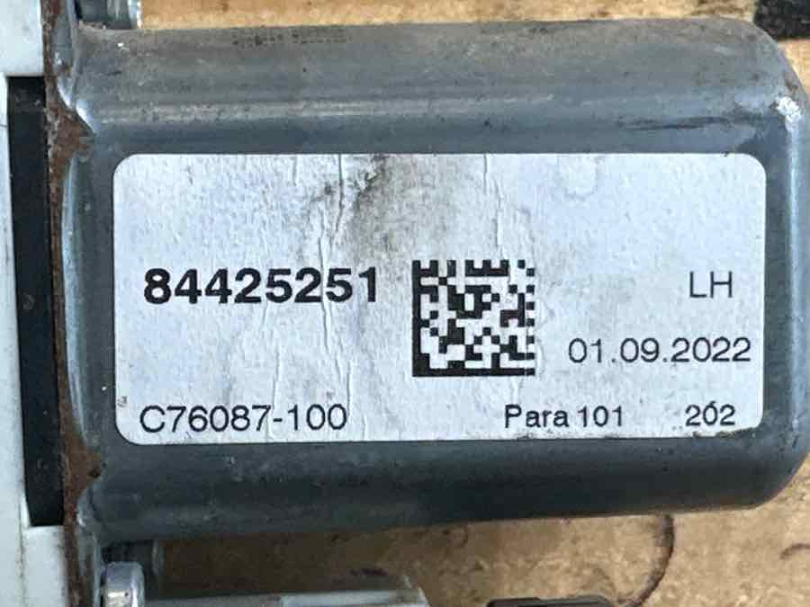 VOLVO WINDOW MOTOR 84425251 - Električni sistem za Kamion: slika 3 VOLVO WINDOW MOTOR 84425251 - Električni sistem za Kamion: slika 3