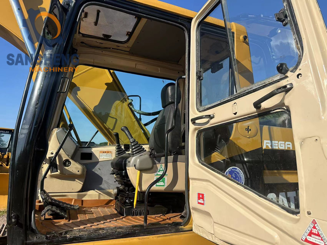 Bager guseničar CATERPILLAR 320B: slika 10