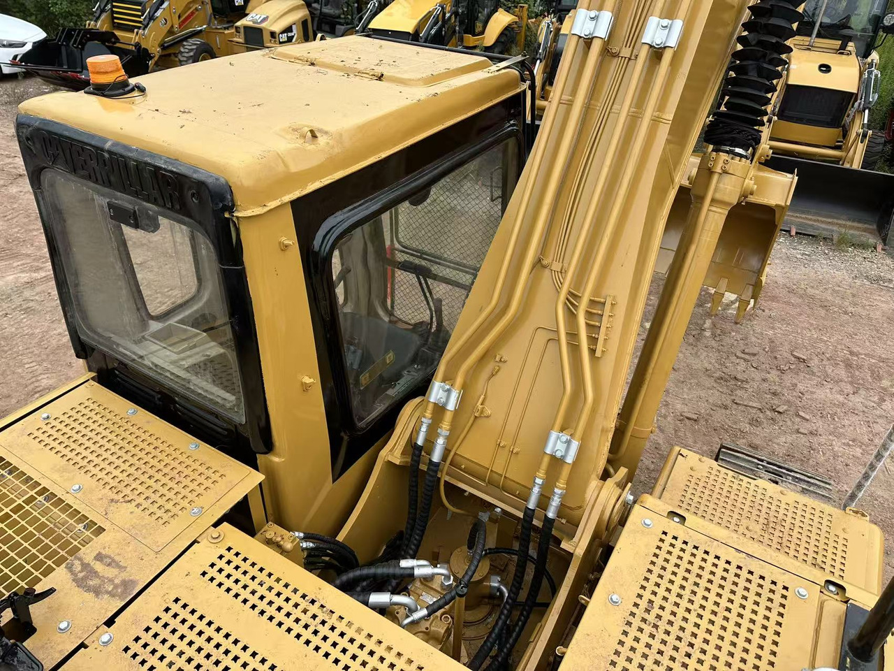 CATERPILLAR 320BL crawler excavator - Bager: slika 3 CATERPILLAR 320BL crawler excavator - Bager: slika 3