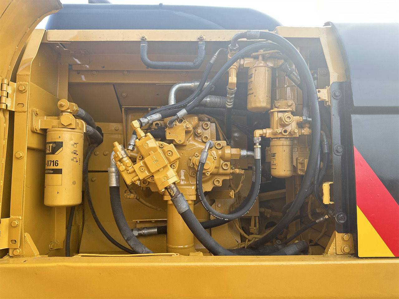 Bager guseničar CATERPILLAR 330D excavator: slika 8 Bager guseničar CATERPILLAR 330D excavator: slika 8