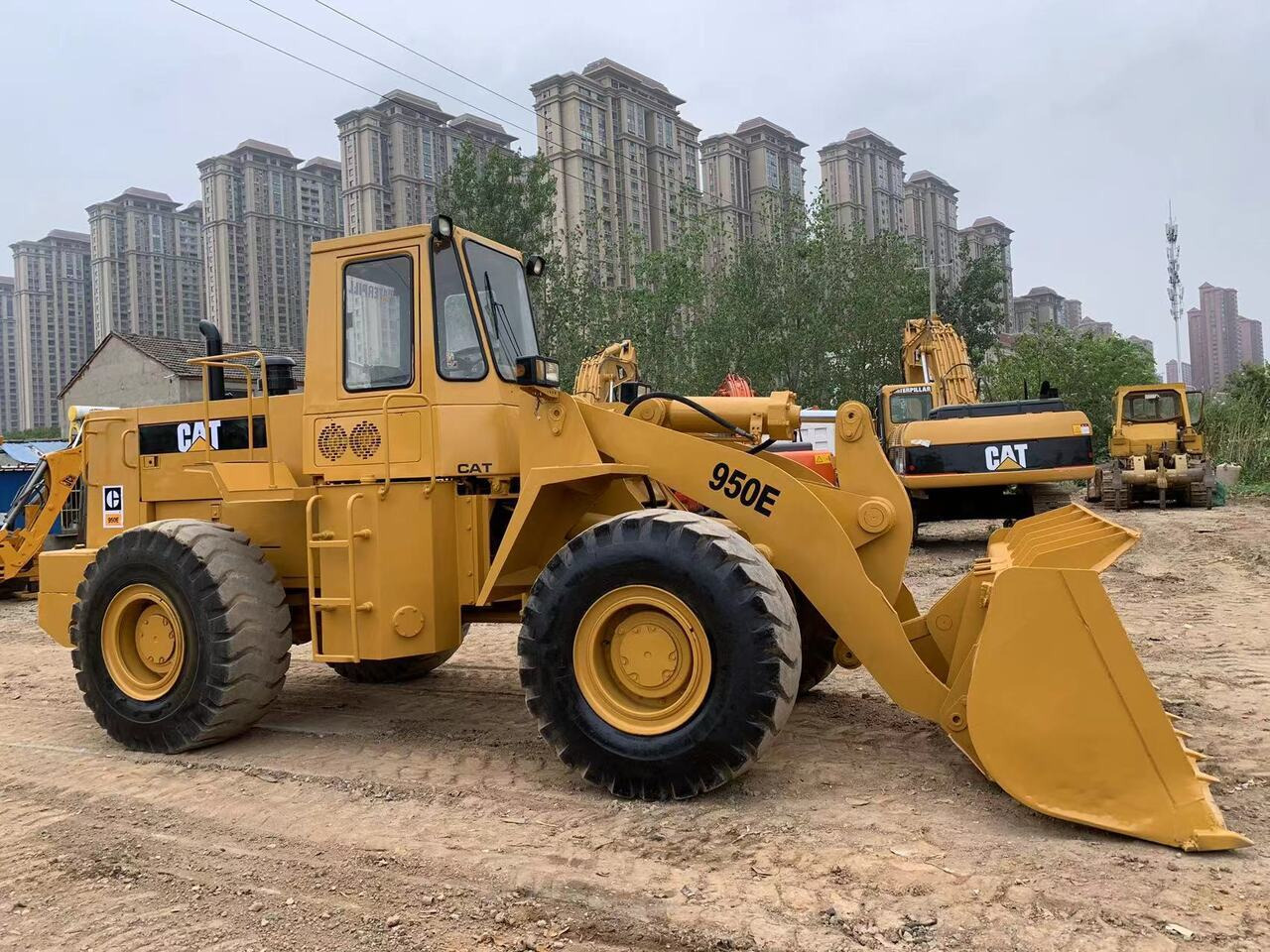 CATERPILLAR 950E - Utovarivač točkaš: slika 2 CATERPILLAR 950E - Utovarivač točkaš: slika 2