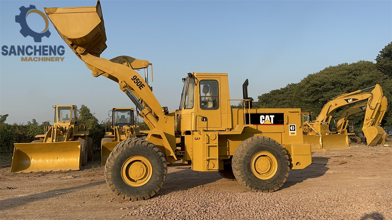 CATERPILLAR 950E - Utovarivač točkaš: slika 2 CATERPILLAR 950E - Utovarivač točkaš: slika 2