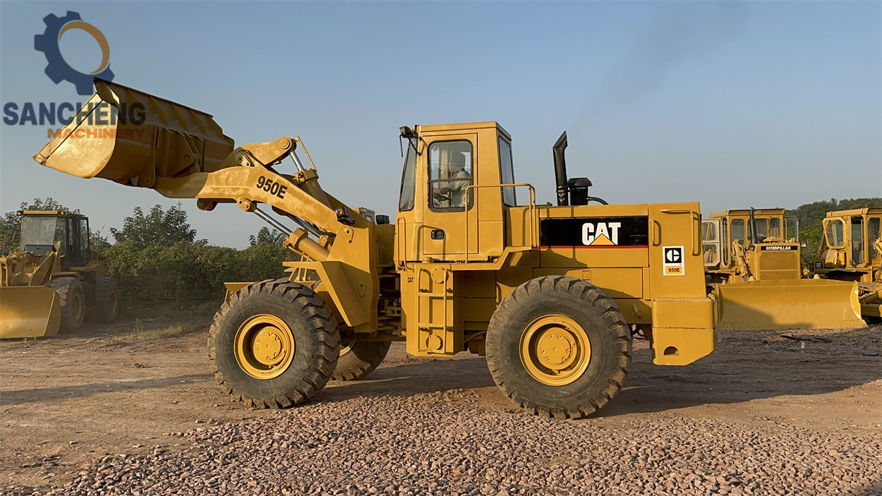 CATERPILLAR 950E - Utovarivač točkaš: slika 4 CATERPILLAR 950E - Utovarivač točkaš: slika 4