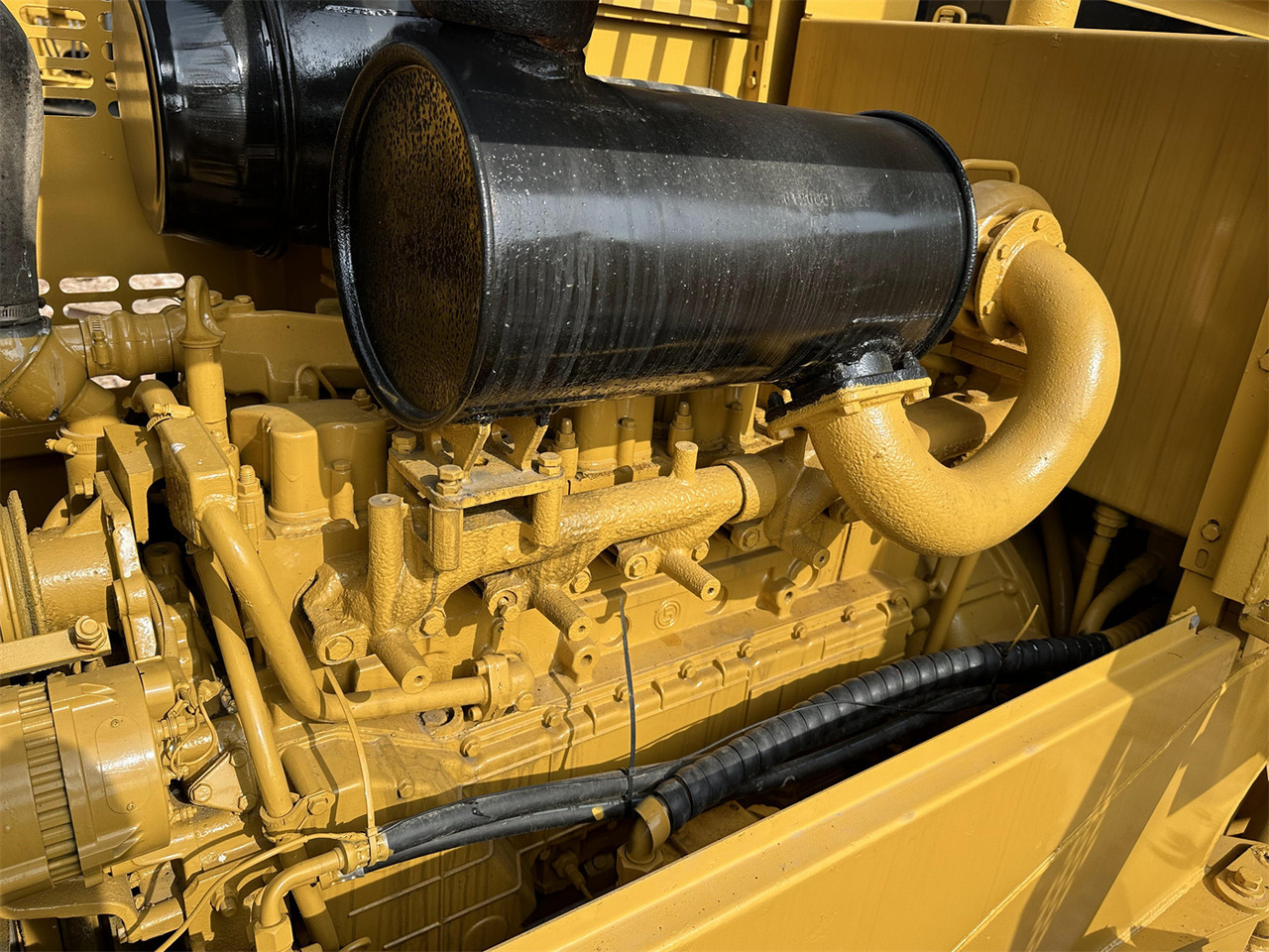 Utovarivač točkaš CATERPILLAR 966F: slika 8