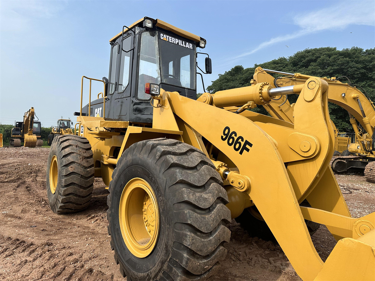 Utovarivač točkaš CATERPILLAR 966F: slika 7