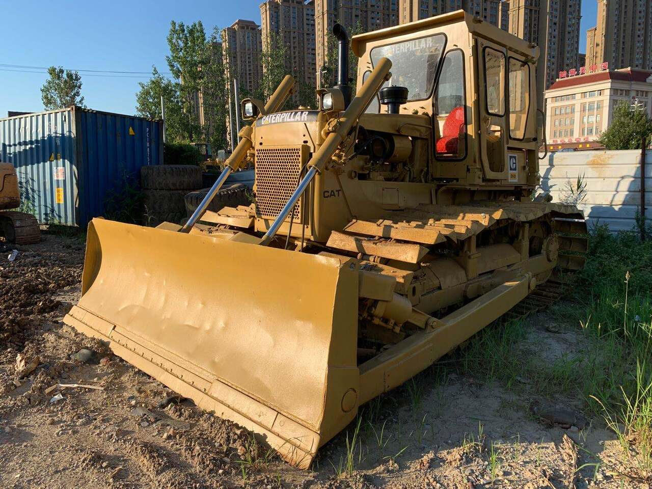CATERPILLAR D6D - Buldožer: slika 1 CATERPILLAR D6D - Buldožer: slika 1