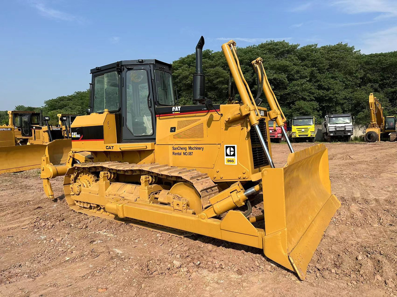 CATERPILLAR D6G Crawler Dozer - Buldožer: slika 2 CATERPILLAR D6G Crawler Dozer - Buldožer: slika 2