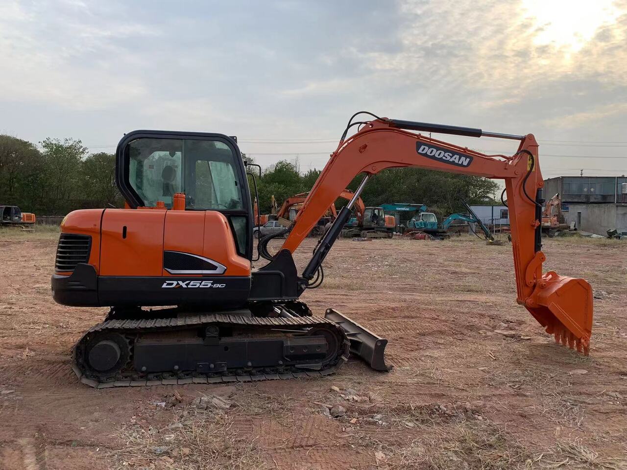 DOOSAN DX55 excavator - Bager: slika 4 DOOSAN DX55 excavator - Bager: slika 4