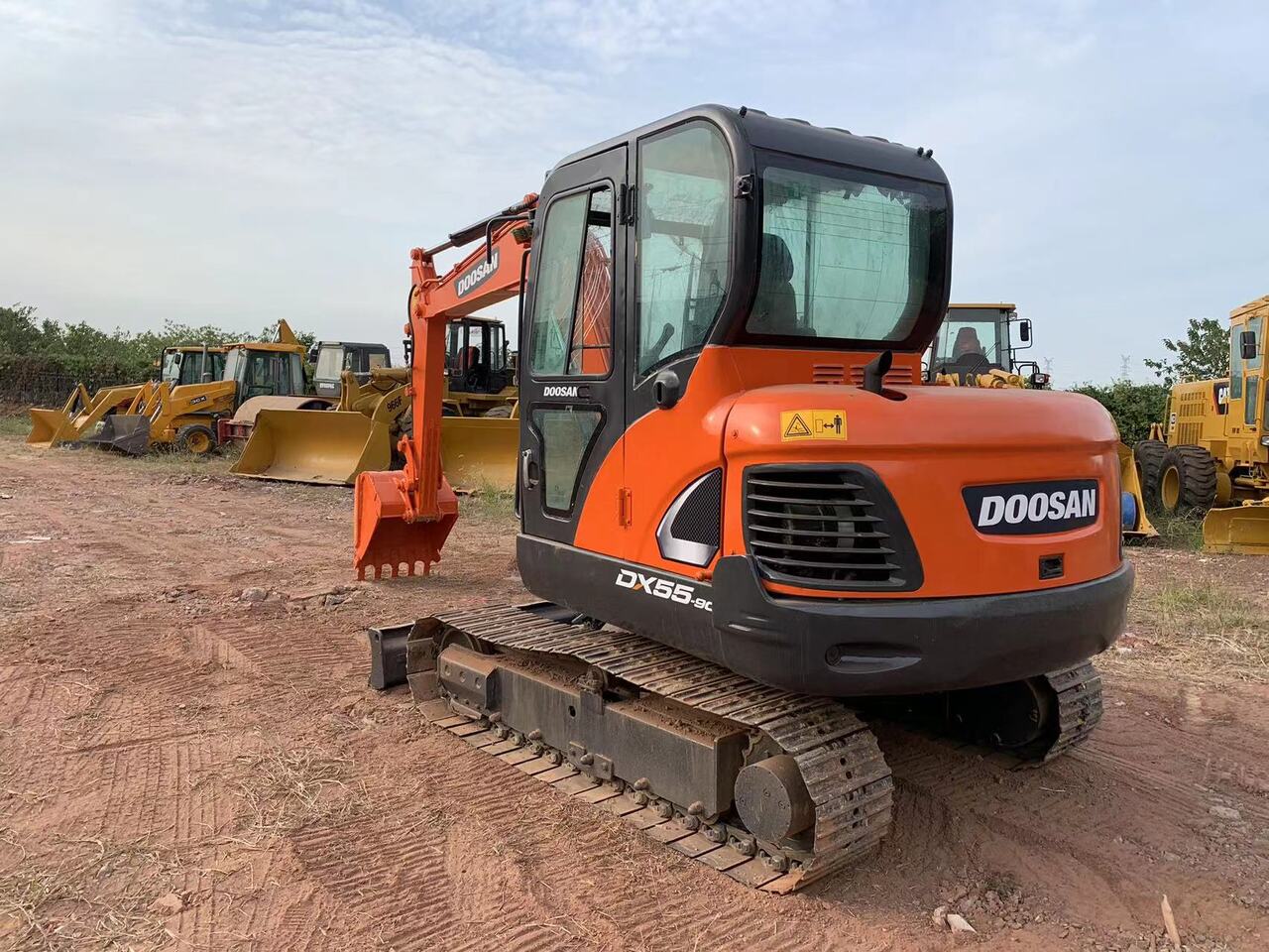 DOOSAN DX55 excavator - Bager: slika 2 DOOSAN DX55 excavator - Bager: slika 2