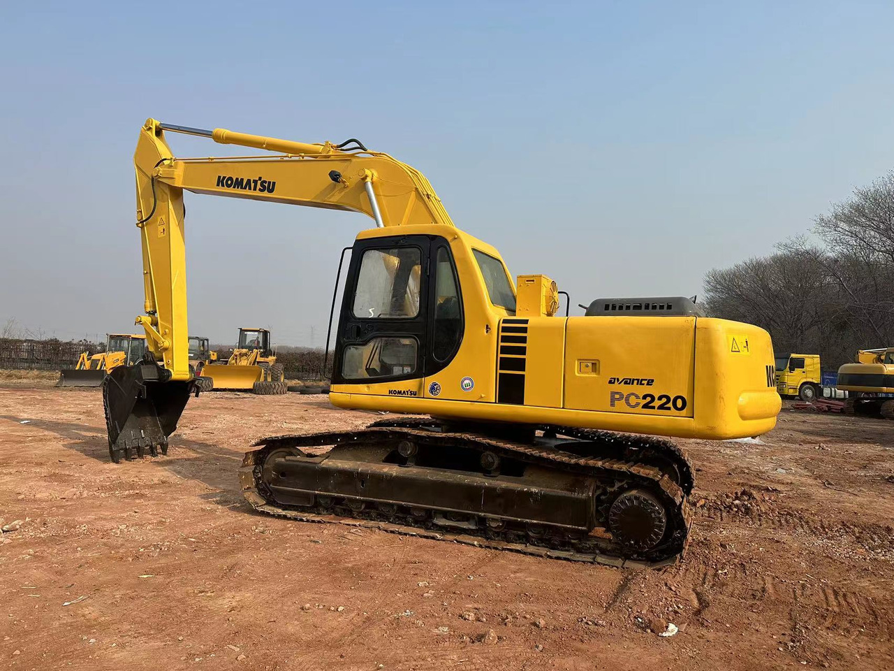 KOMATSU PC220 - Bager guseničar: slika 1 KOMATSU PC220 - Bager guseničar: slika 1