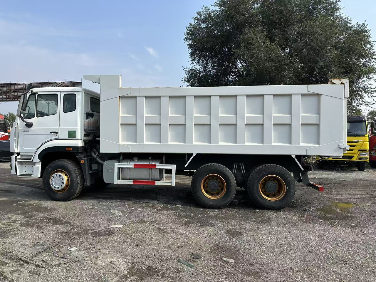 SINOTRUK HOHAN 400hp 6x4 tipper truck - Istovarivač: slika 3 SINOTRUK HOHAN 400hp 6x4 tipper truck - Istovarivač: slika 3