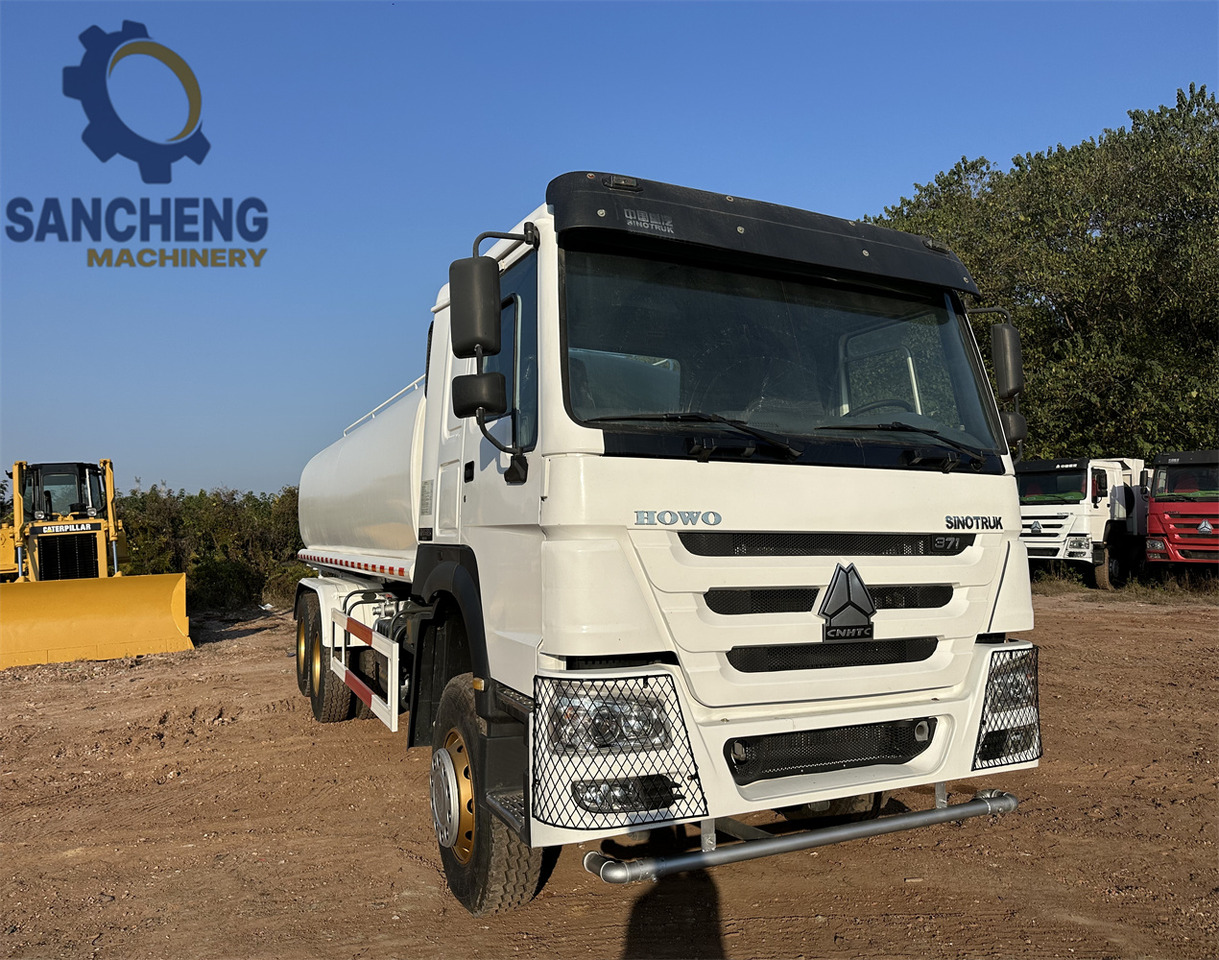 SINOTRUK HOWO 370HP 6x4 Water Tank Truck - Kamion cisterna: slika 2 SINOTRUK HOWO 370HP 6x4 Water Tank Truck - Kamion cisterna: slika 2