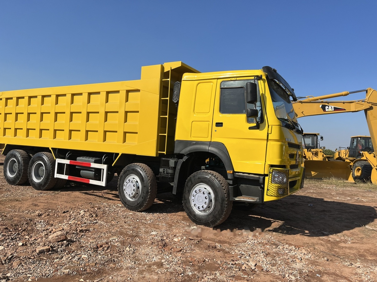 SINOTRUK HOWO 371 Dump Truck 8x4 - Istovarivač: slika 4 SINOTRUK HOWO 371 Dump Truck 8x4 - Istovarivač: slika 4