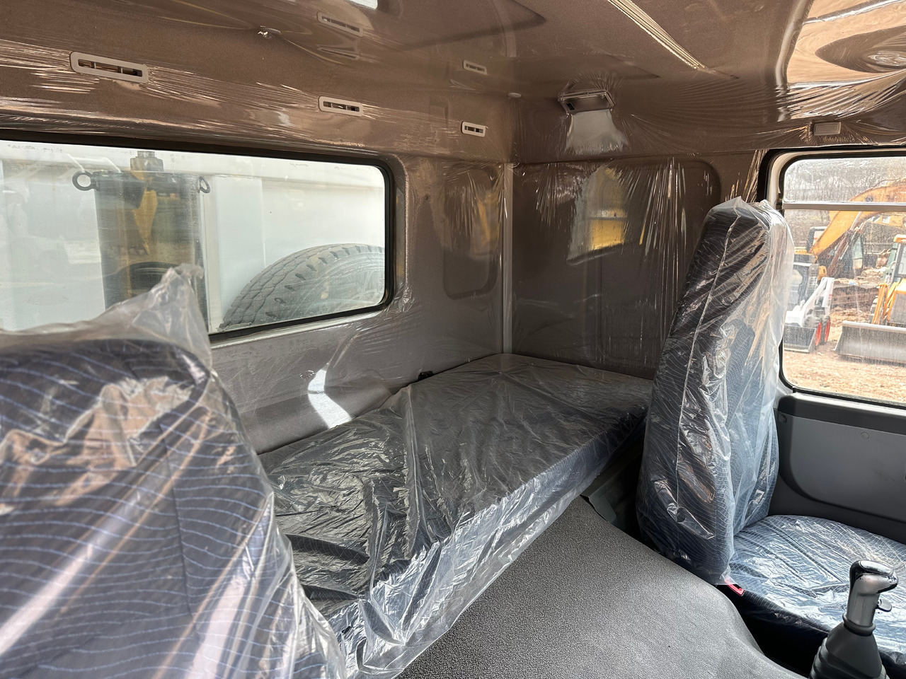 SINOTRUK HOWO 371hp 6x4 Dump truck - Istovarivač: slika 4 SINOTRUK HOWO 371hp 6x4 Dump truck - Istovarivač: slika 4