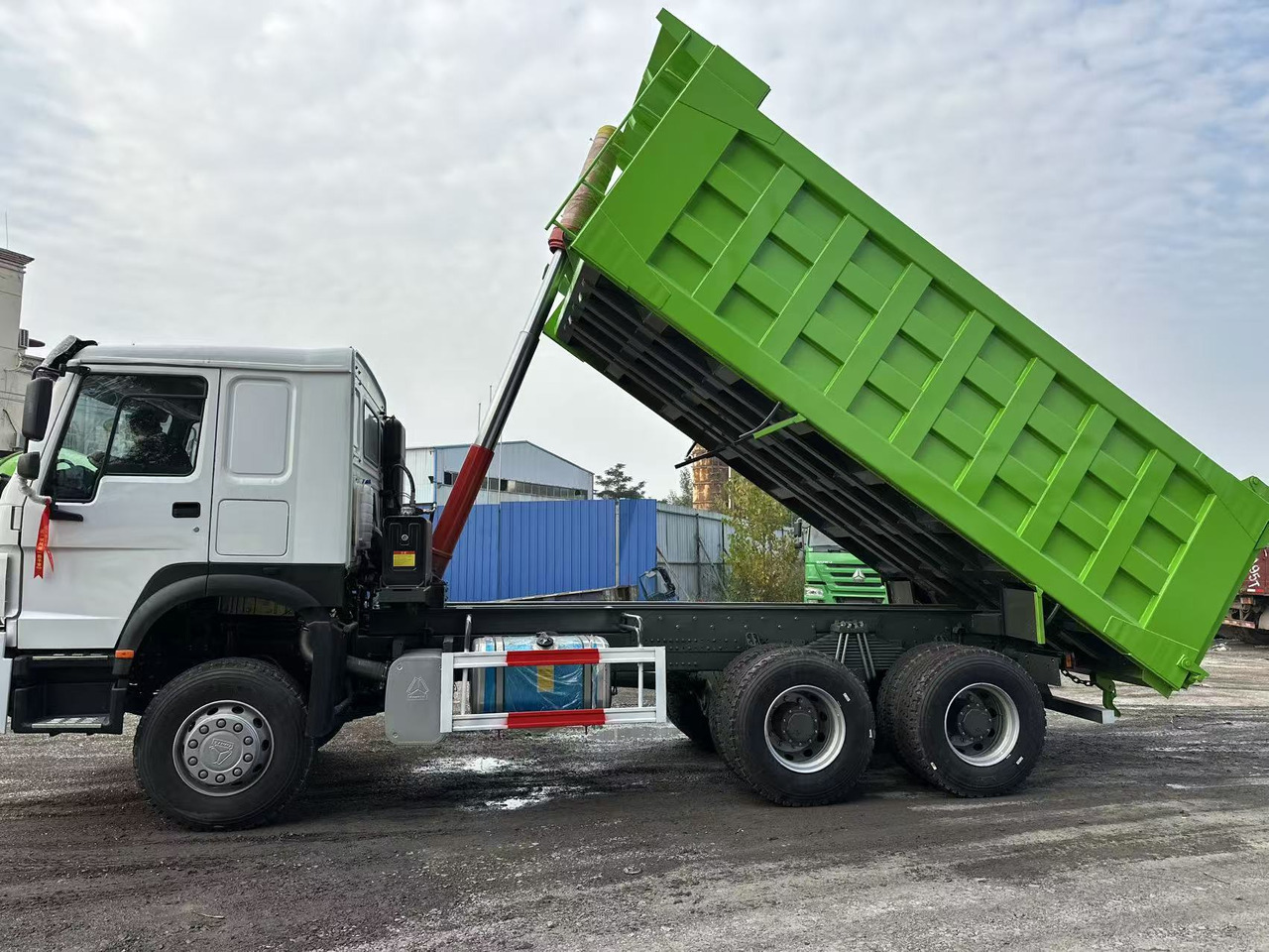 Istovarivač za prevoz glomaznih materijala SINOTRUK HOWO 400HP 6X4 Tipper Truck: slika 7